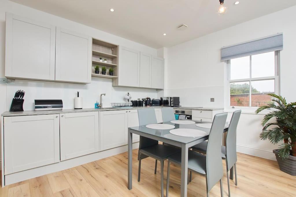 Beautiful Central Apartment Leamington Spa Exteriör bild